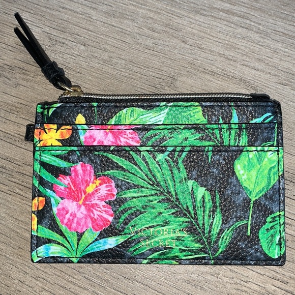 Victoria’s Secret Small Card Wallet - Picture 5 of 5